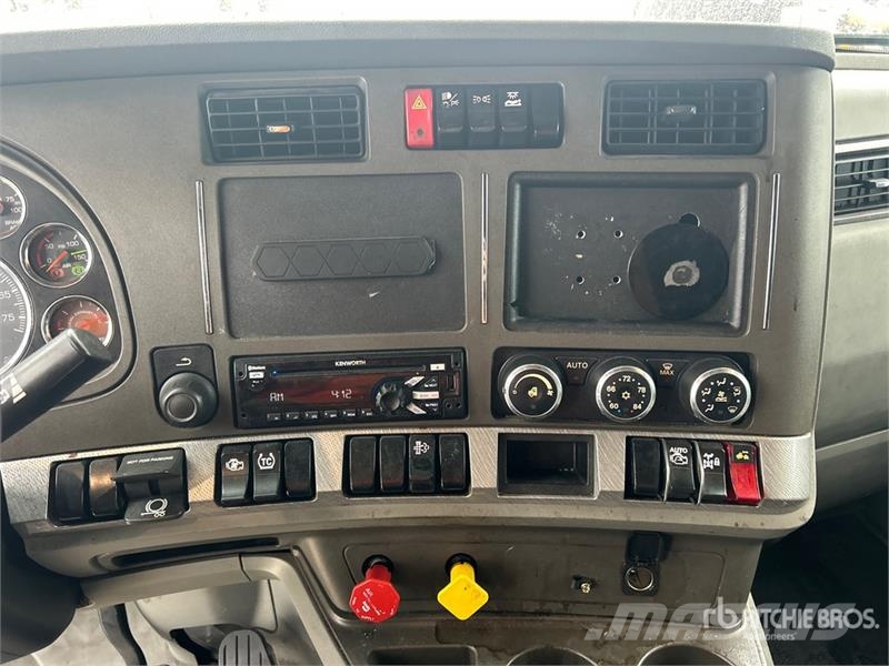 Kenworth T680 Тягачі