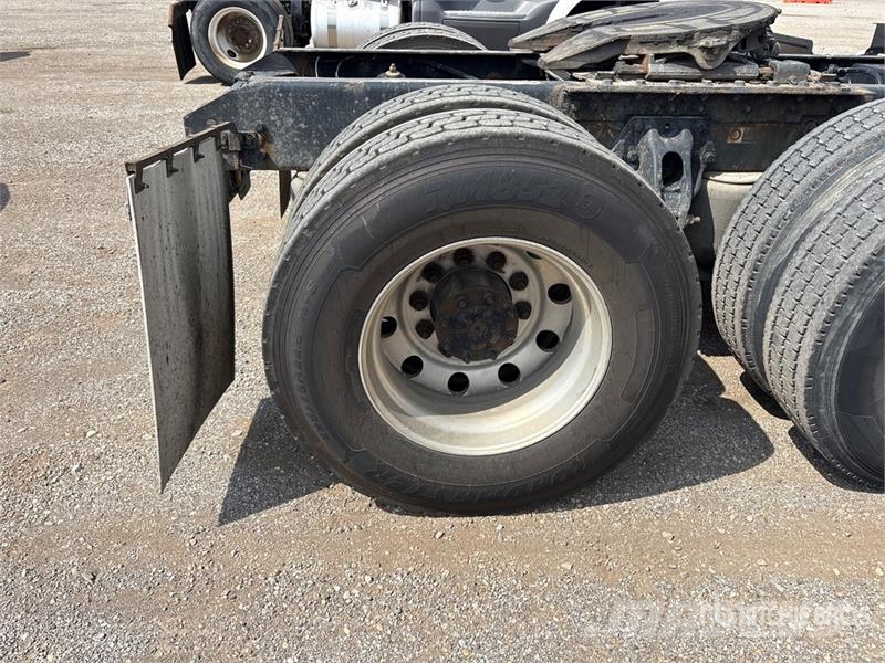 Kenworth T680 Тягачі