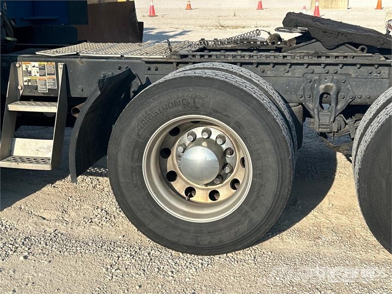 Kenworth T680 Naudoti vilkikai