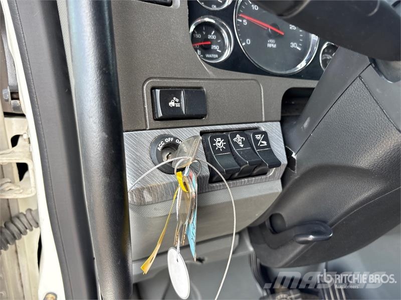 Kenworth T680 Тягачі