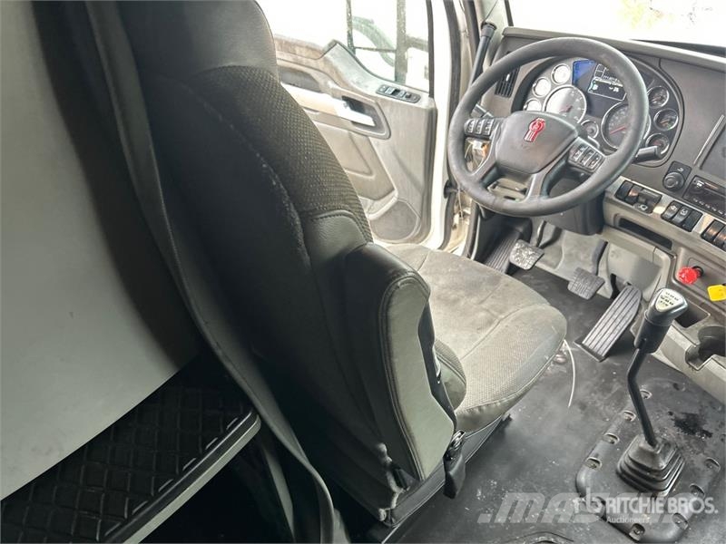 Kenworth T680 Тягачі