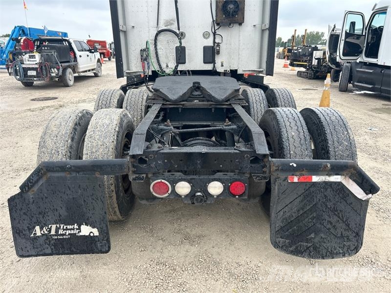 Kenworth T680 Тягачі