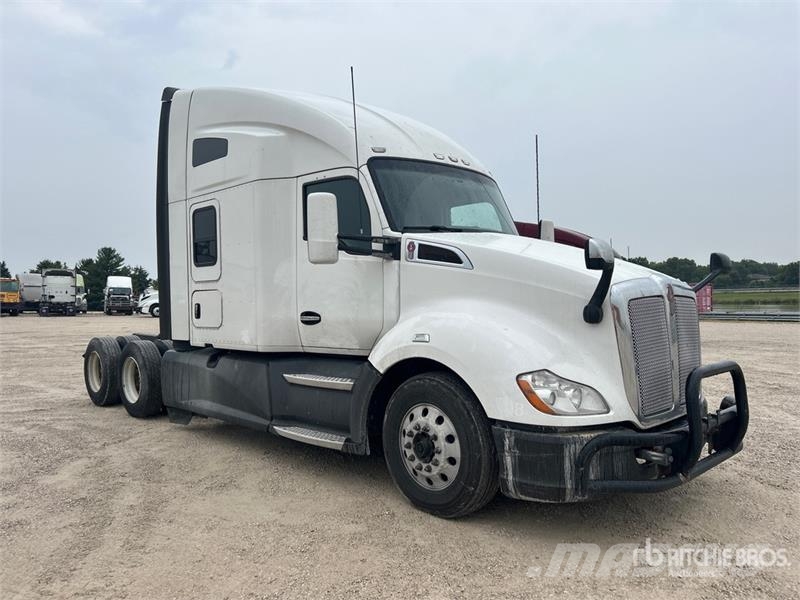 Kenworth T680 Тягачі
