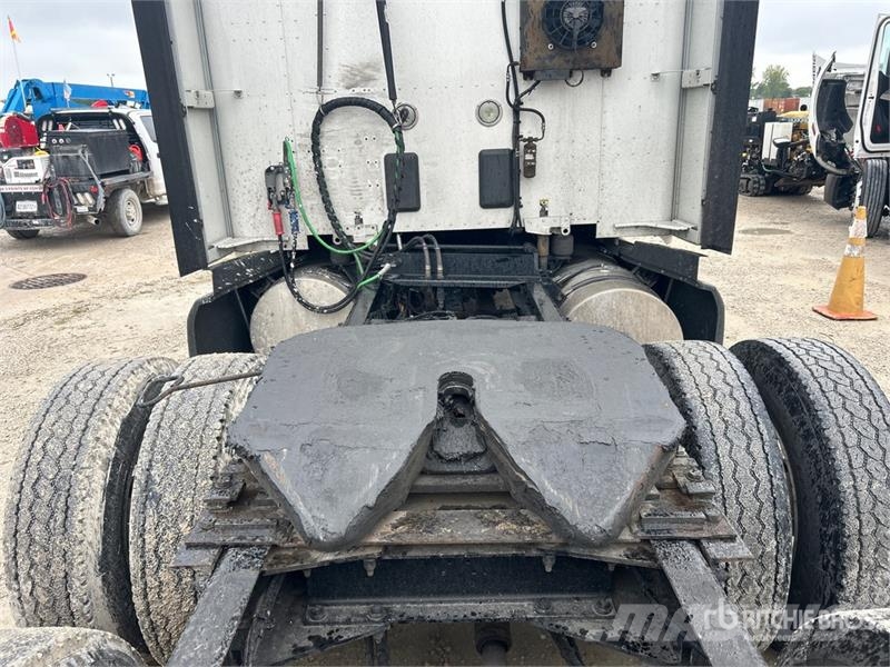 Kenworth T680 Тягачі