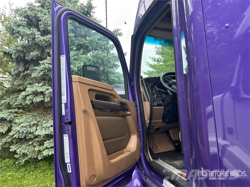 Kenworth T680 Vetopöytäautot
