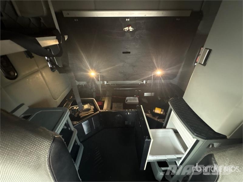 Kenworth T680 Autotractoare