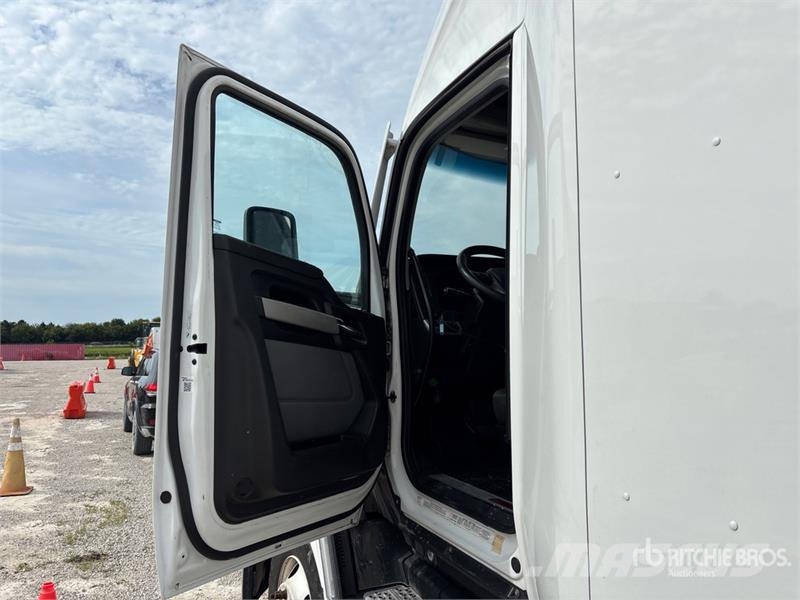 Kenworth T680 Vetopöytäautot