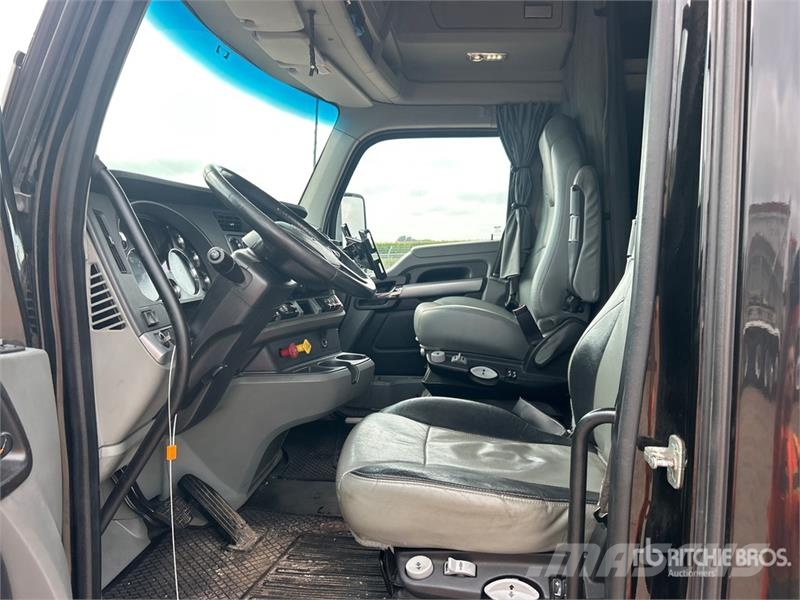 Kenworth T680 Sattelzugmaschinen
