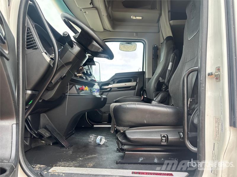 Kenworth T680 Vetopöytäautot