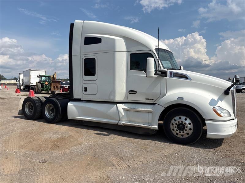 Kenworth T680 Тягачі