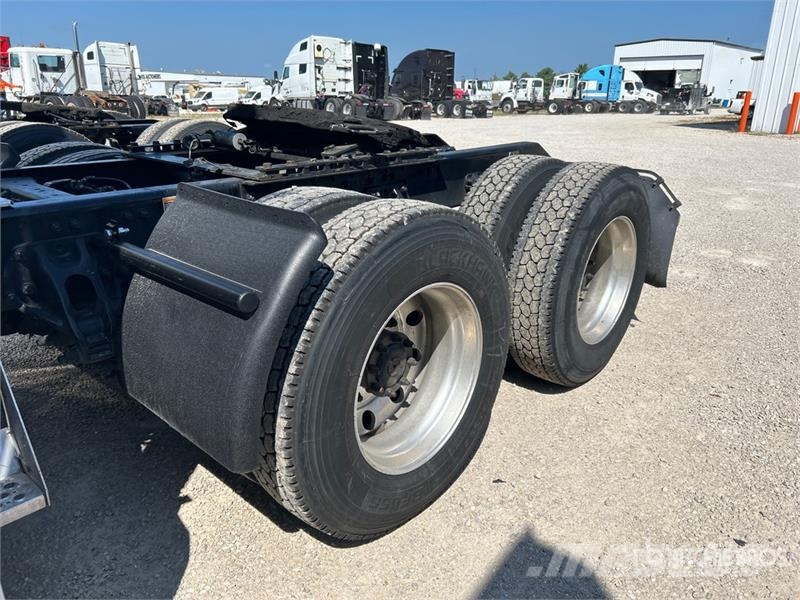 Kenworth T680 Vetopöytäautot