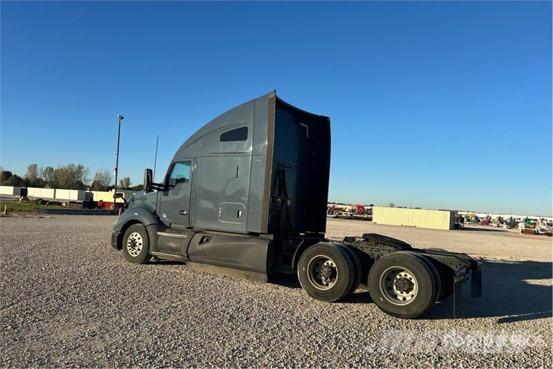 Kenworth T680 وحدات الجر