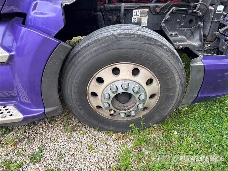 Kenworth T680 Vetopöytäautot