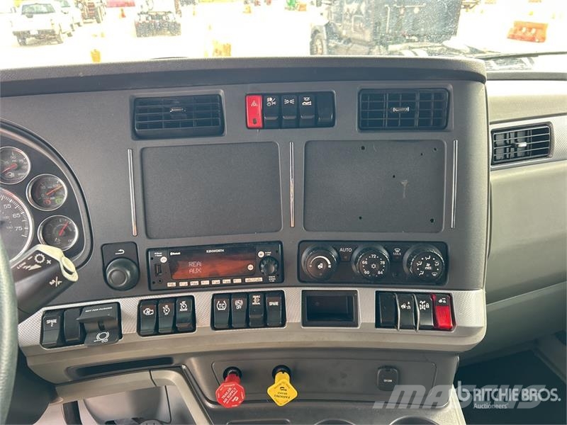 Kenworth T680 وحدات الجر