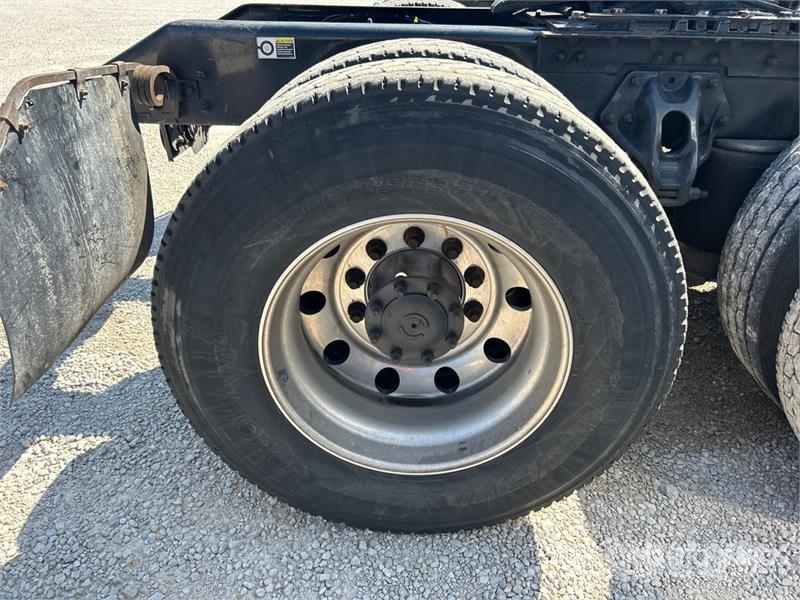Kenworth T680 Vetopöytäautot