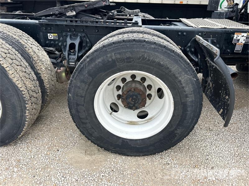 Kenworth T680 Vetopöytäautot