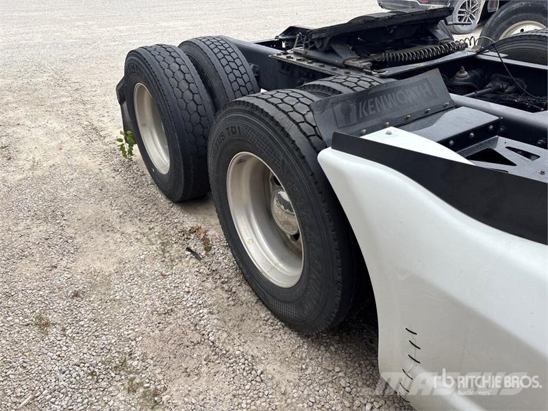 Kenworth T680 Tractor Units