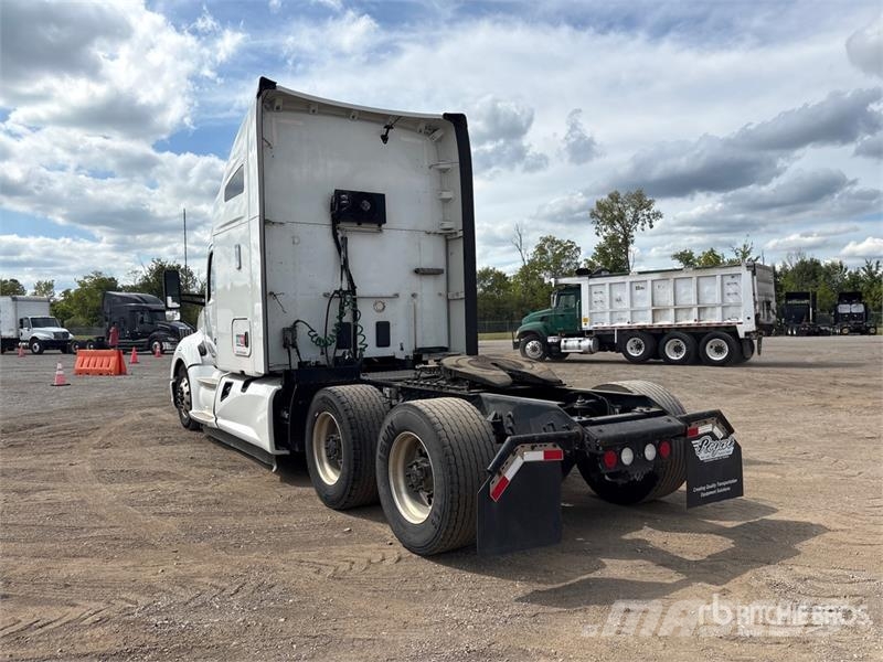 Kenworth T680 Vetopöytäautot
