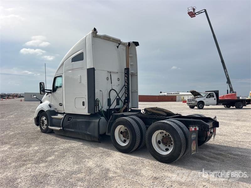 Kenworth T680 وحدات الجر