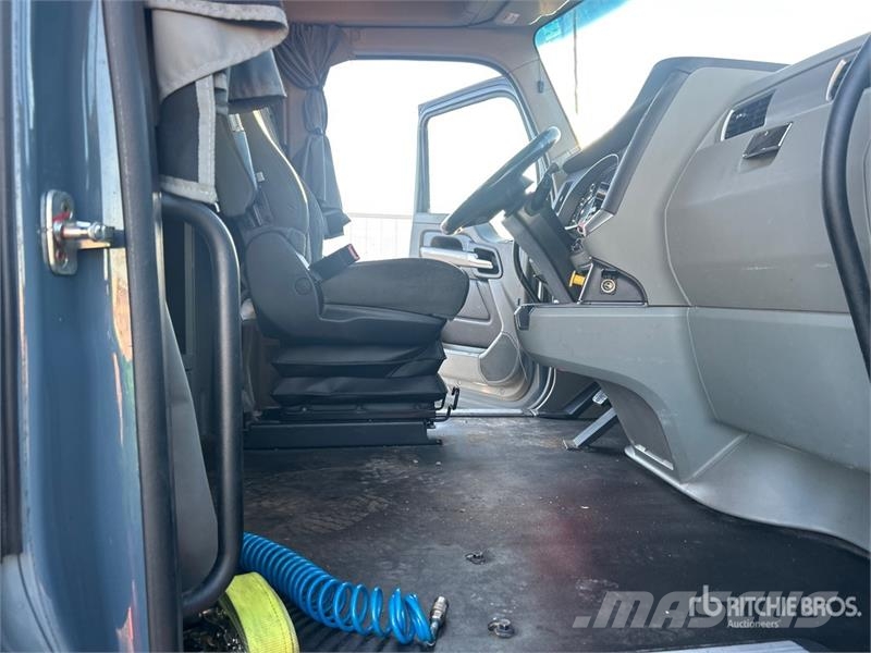 Kenworth T680 وحدات الجر