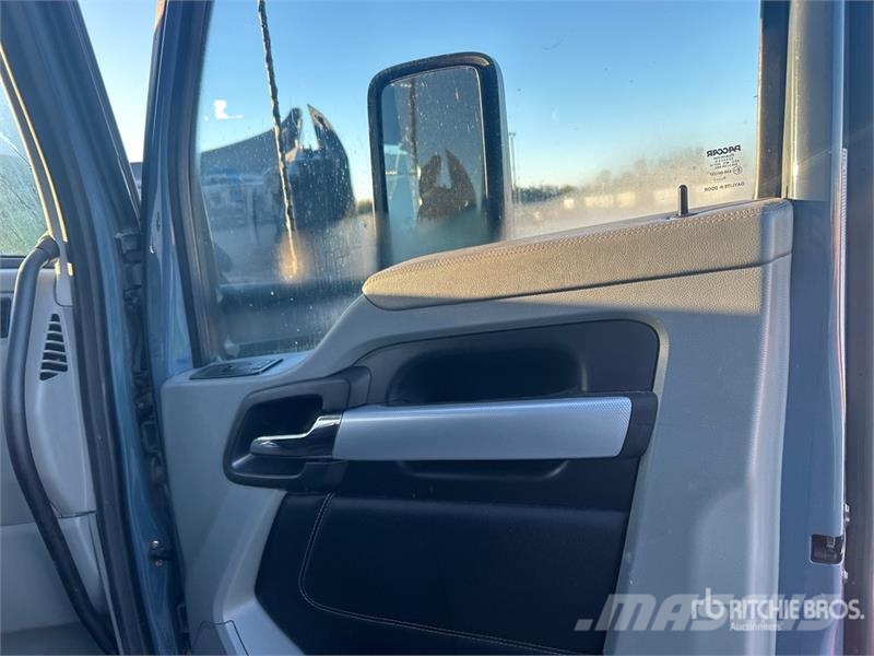 Kenworth T680 وحدات الجر