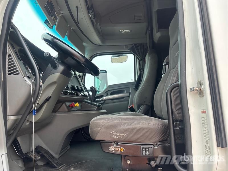 Kenworth T680 Седельные тягачи