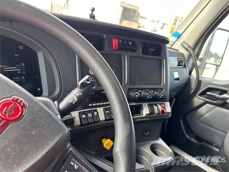 Kenworth T680 Vetopöytäautot