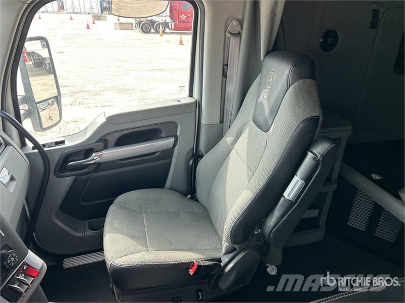 Kenworth T680 وحدات الجر