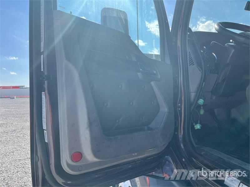 Kenworth T680 Седельные тягачи