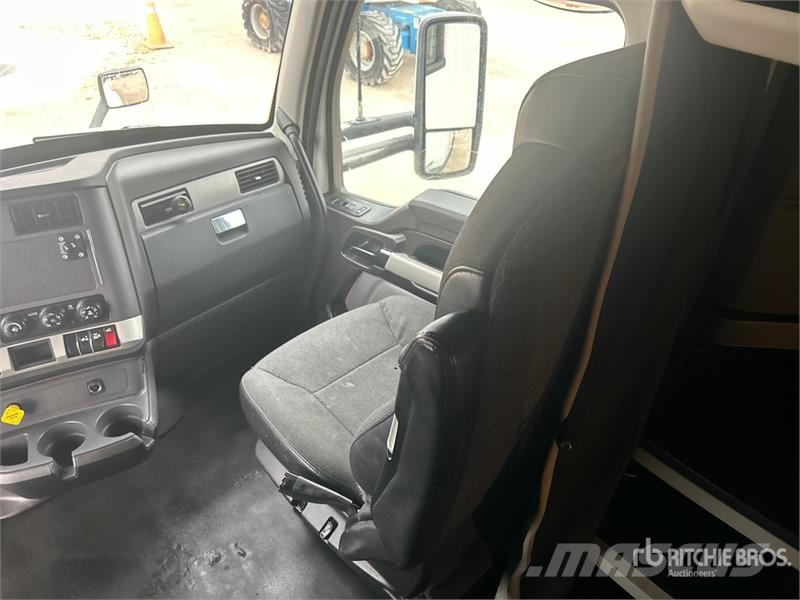 Kenworth T680 Tractor Units