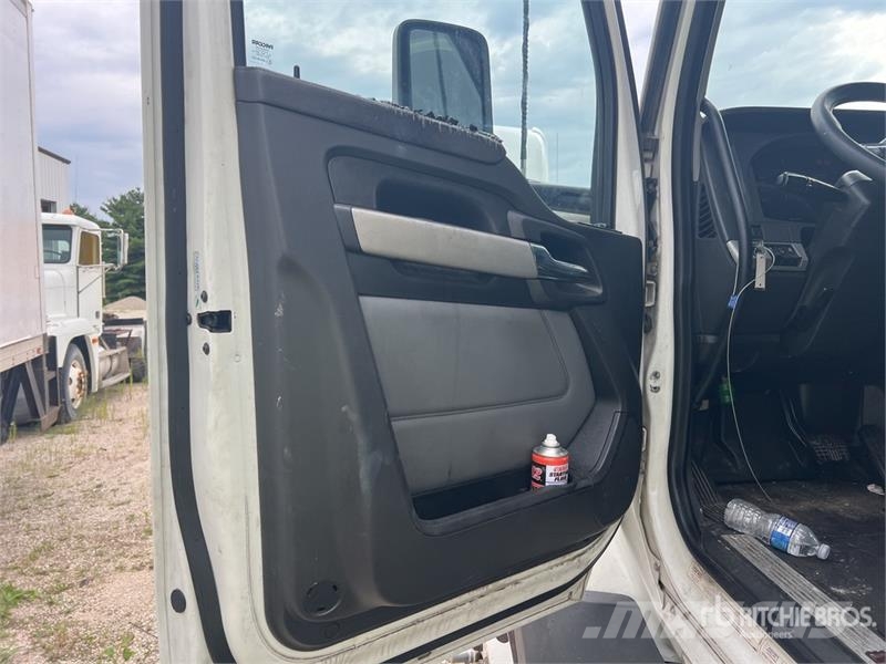 Kenworth T680 Vetopöytäautot