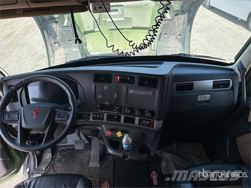 Kenworth T680 Тягачі
