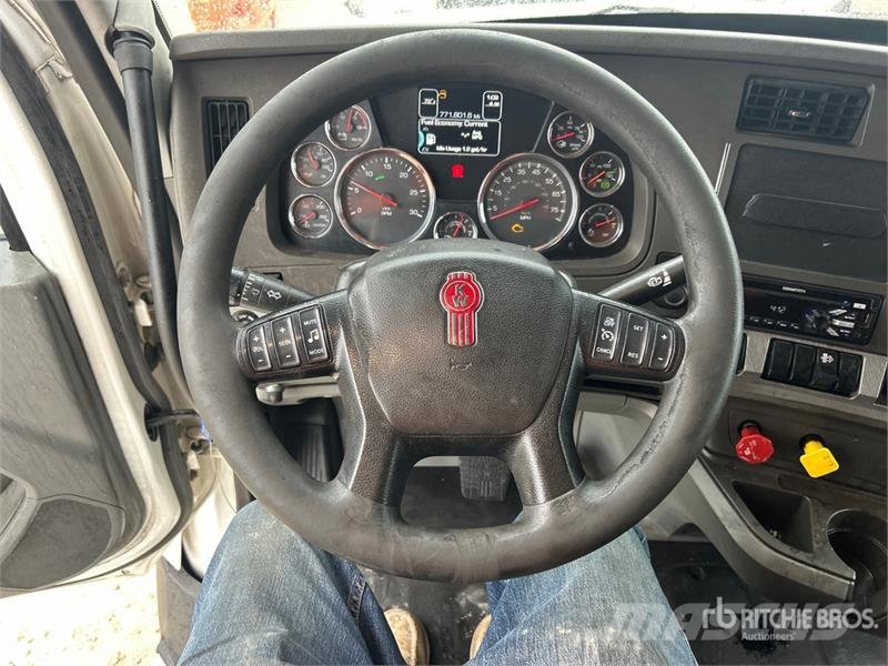 Kenworth T680 Тягачі