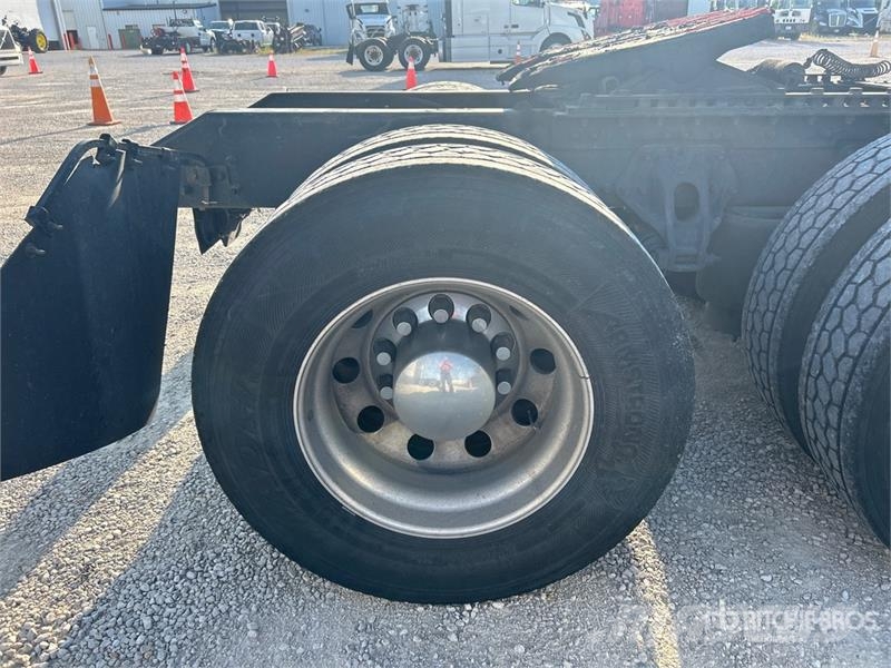 Kenworth T680 Naudoti vilkikai