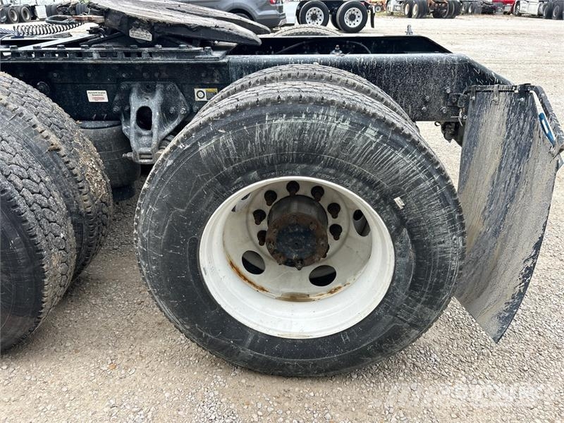 Kenworth T680 Vetopöytäautot