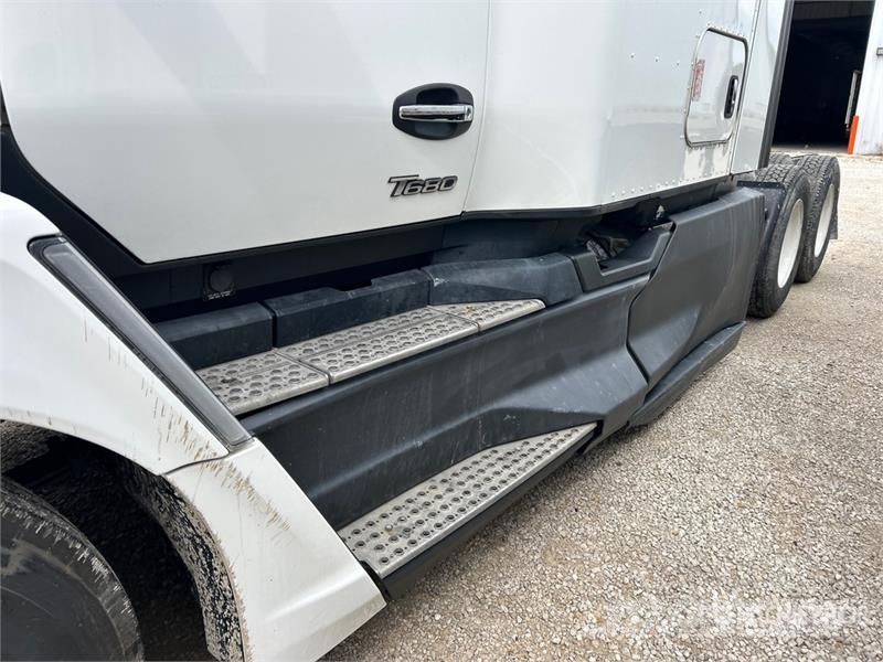 Kenworth T680 Vetopöytäautot