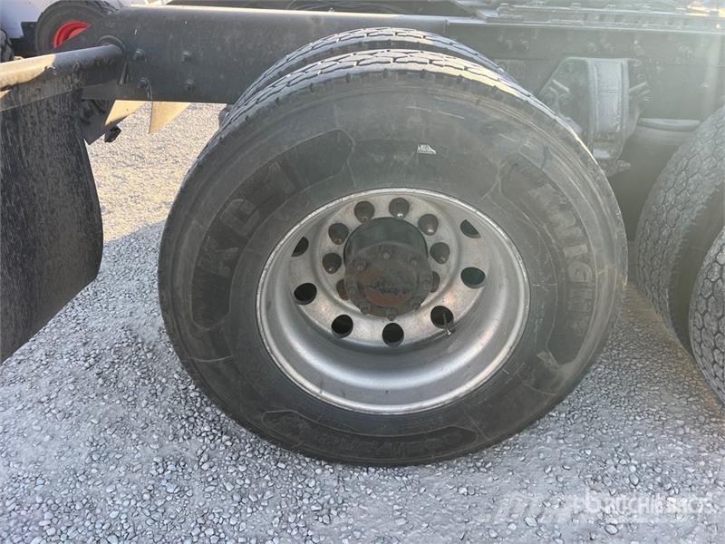 Kenworth T680 Motrici e Trattori Stradali