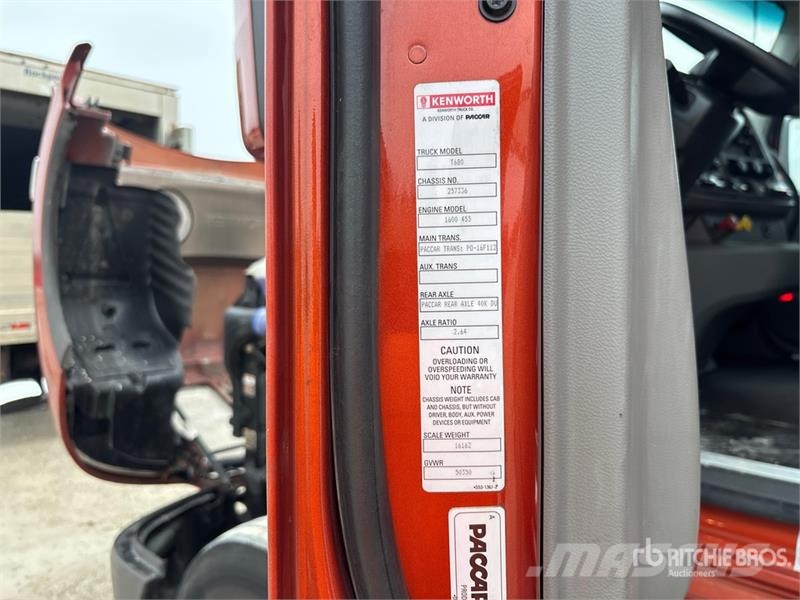 Kenworth T680 Vetopöytäautot