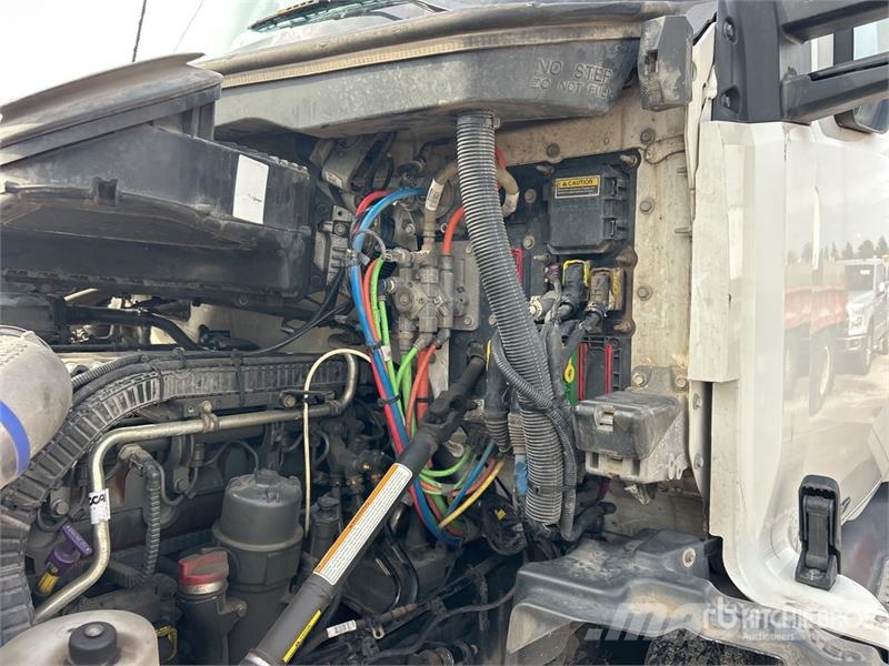 Kenworth T680 وحدات الجر