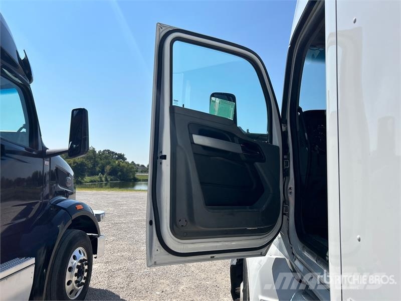 Kenworth T680 Vetopöytäautot