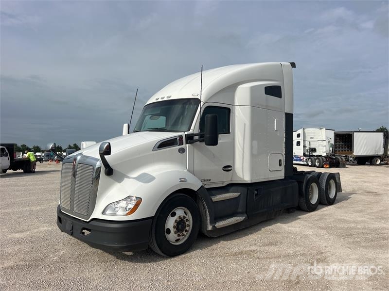 Kenworth T680 وحدات الجر