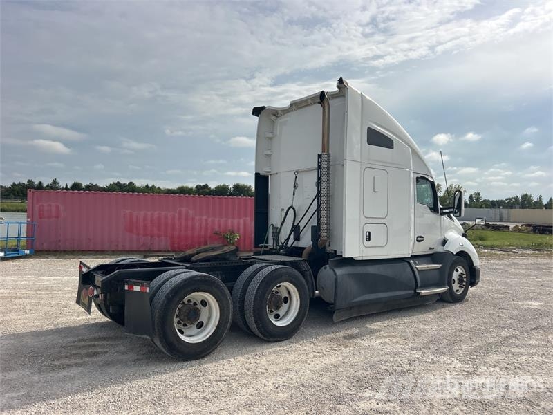 Kenworth T680 وحدات الجر