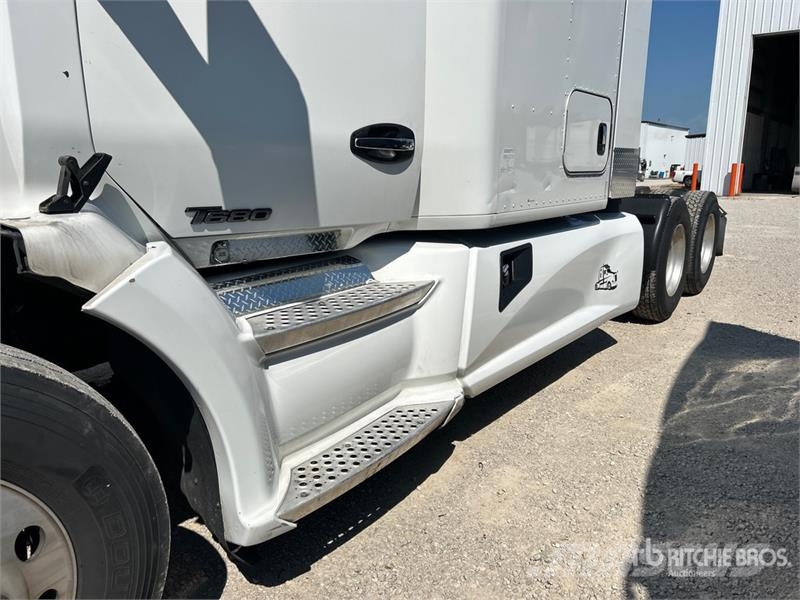 Kenworth T680 Vetopöytäautot