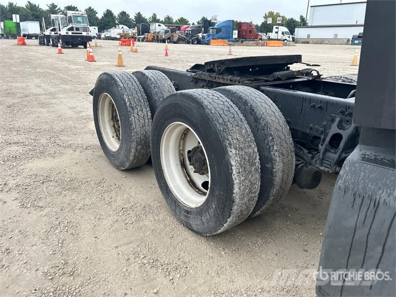 Kenworth T680 Тягачі
