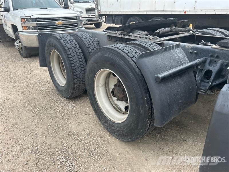 Kenworth T680 Tractor Units