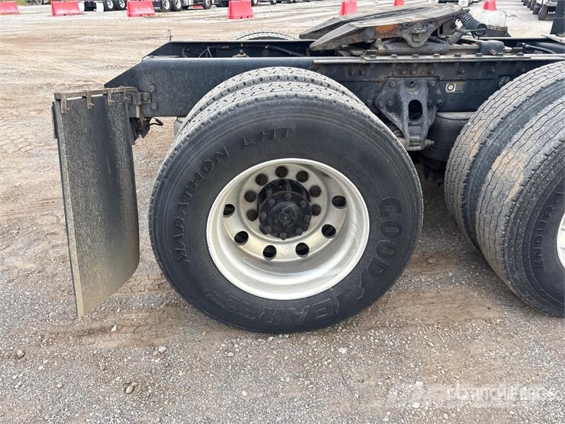 Kenworth T680 Naudoti vilkikai