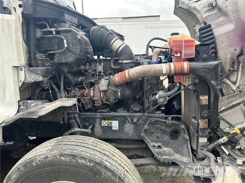 Kenworth T680 Тягачі