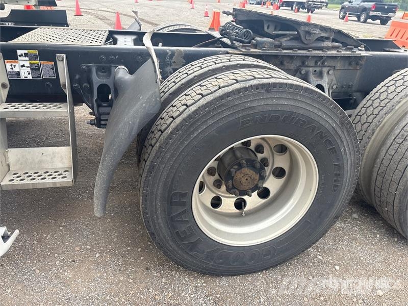 Kenworth T680 Влекачи