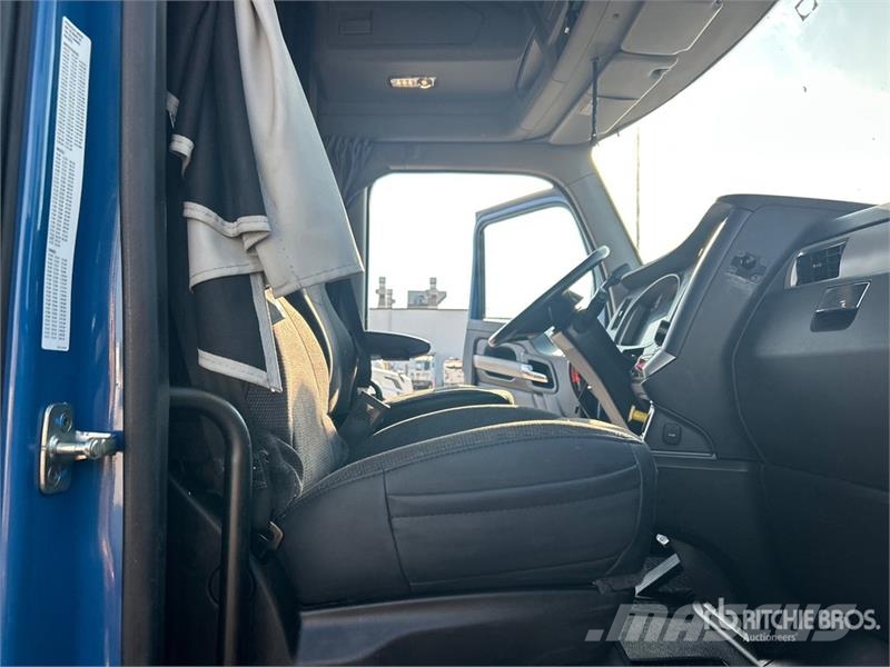 Kenworth T680 Naudoti vilkikai