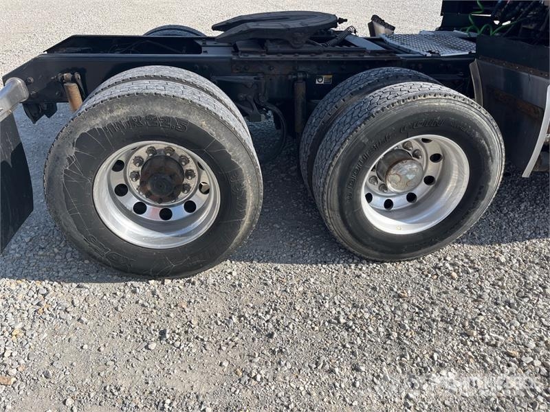 Kenworth T680 Седельные тягачи